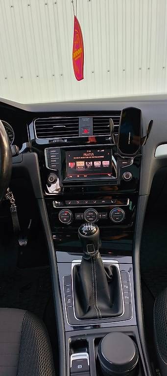 Automobili: VW Golf VII Variant 4Motion 2.0 TDI – Usato da Sins venduto da Tennis-Service-Sins 3