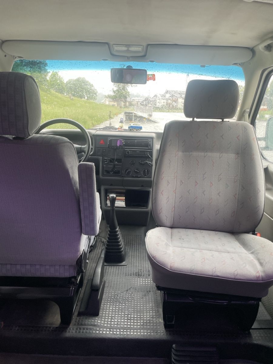 VW Camping Fahrzeuge: VW T4 2.5 TDI Camper ab MFK – Gebraucht aus Laax GR von syannick 6