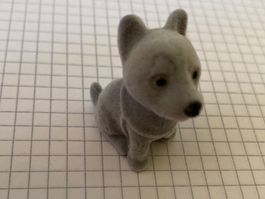 HUND Figur grau filzig (ca.4cm hoch) NEU / herziges Hündchen