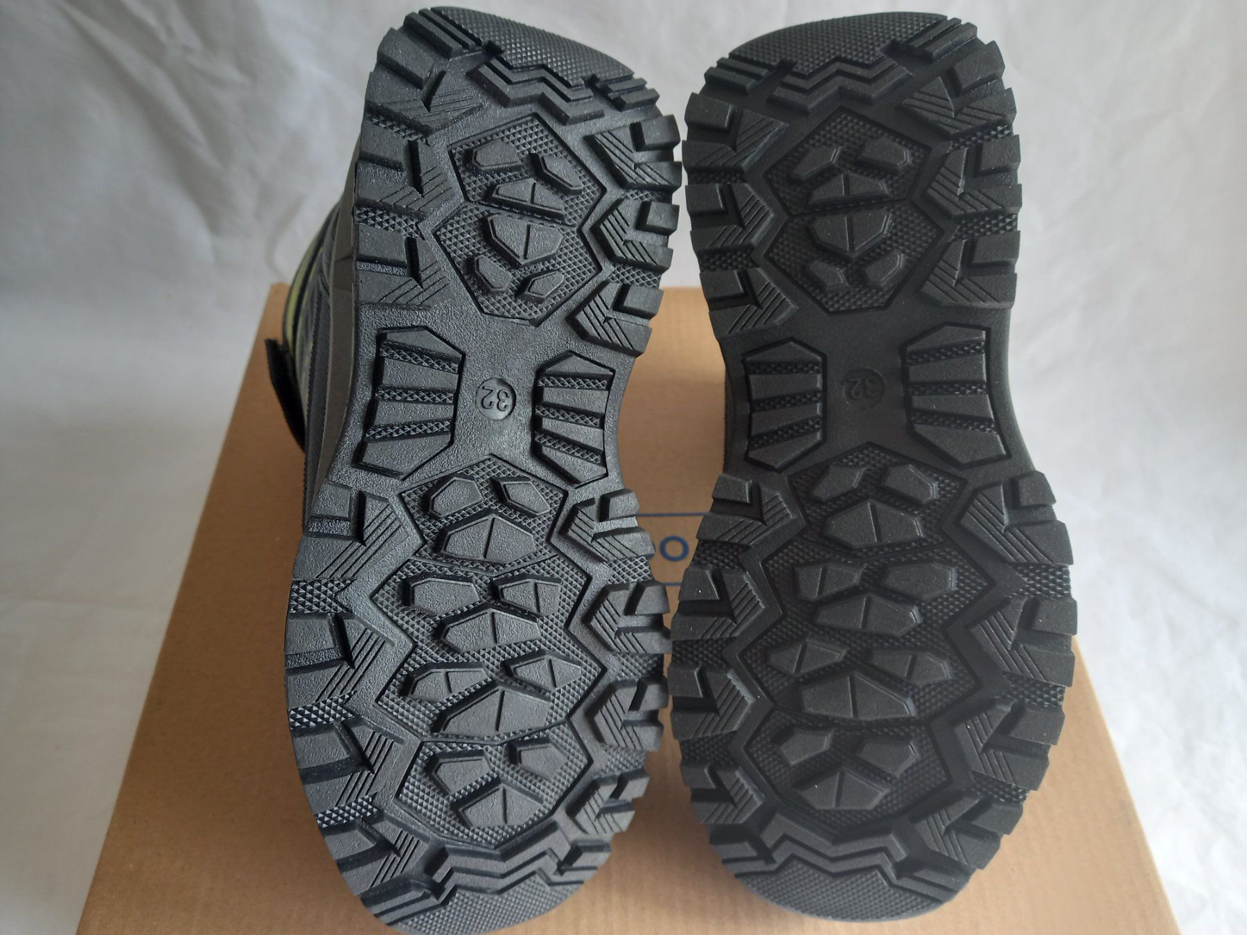 Schuhe für Jungen: Friboo Schnürschuhe Schwarz Gr.32 Neu mit Klett – Neu (gemäss Beschreibung) aus Schweizersholz von freyle1 5