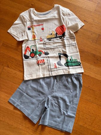 Tolles Pyjama Gr. 116, Neu