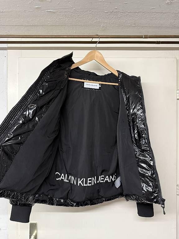 Jacken: Winterjacke Calvin Klein – Gebraucht aus Staad SG von met_k62l 1