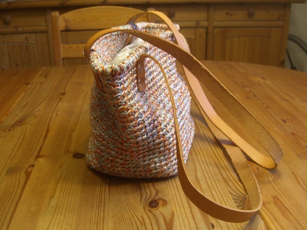 Borse da donna: Hübsche, geknüpfte Umhänge-Tasche a.Garn – Usato da Bern venduto da alimajd 2