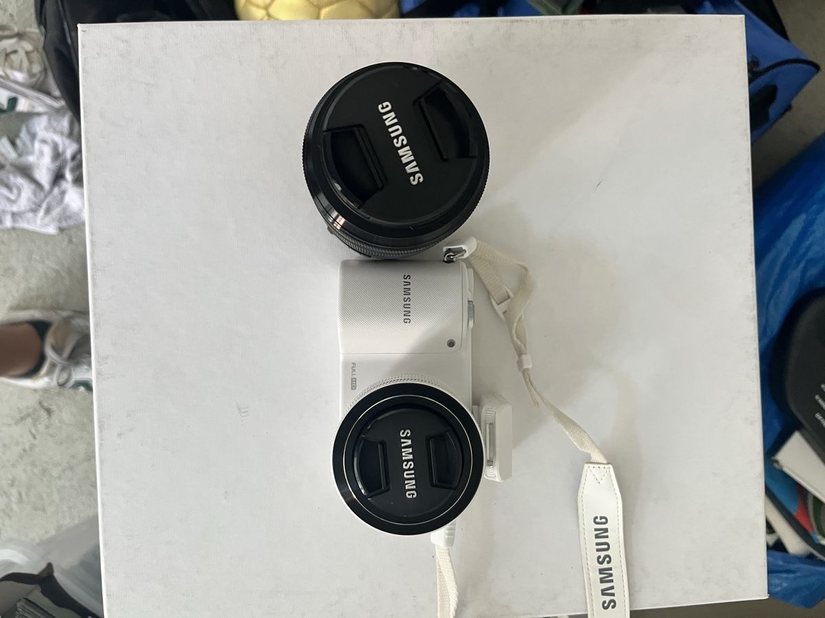 Samsung Kamera: Samsung NX Digitalkamera mit Objektiv – Gebraucht aus Zäziwil von Cassius_X