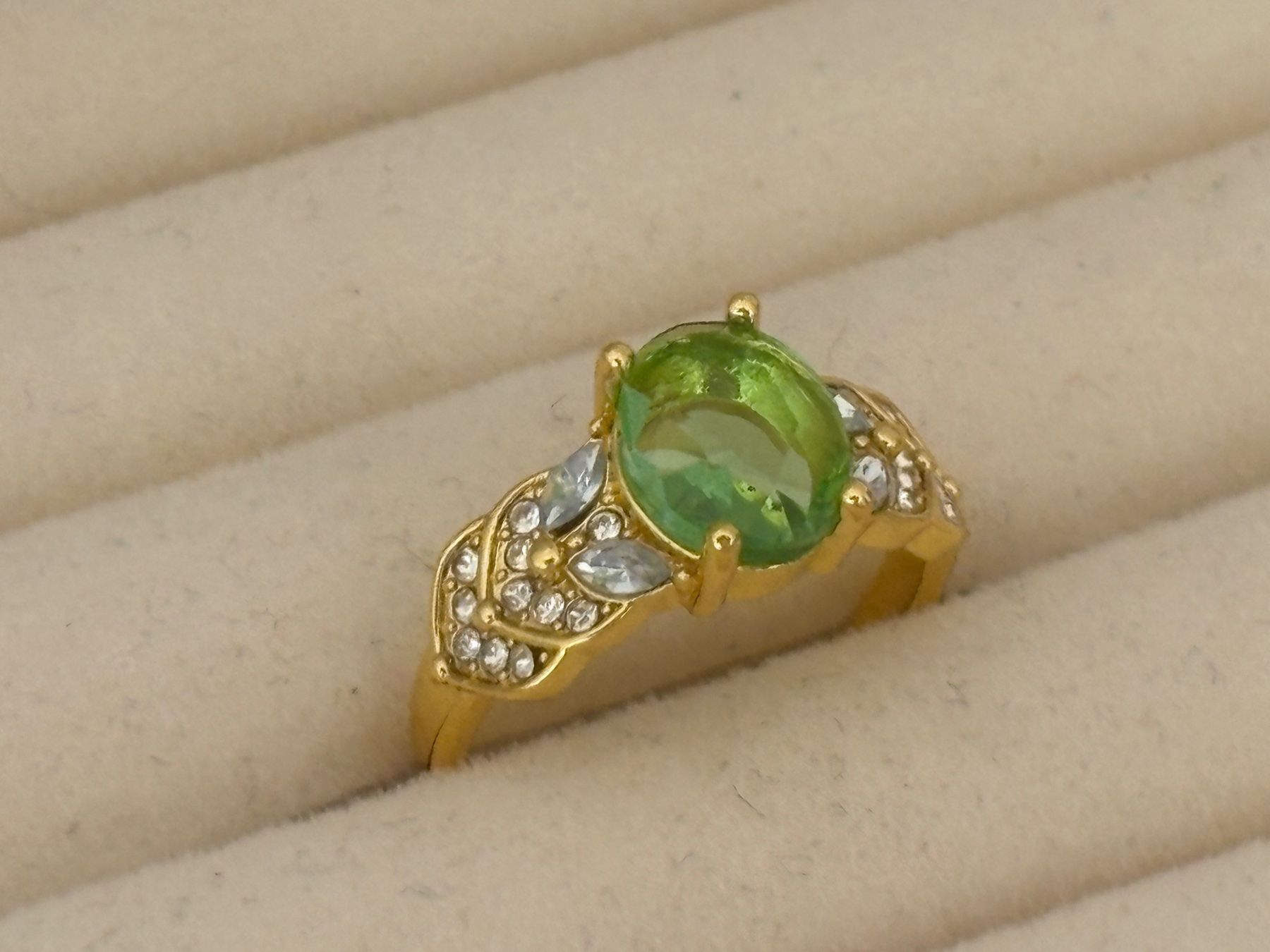 Anelli: Luxus Elegante Gr.19/9 Ring Farbe: Gold /  Grün – Nuovo (secondo la descrizione) da Biel-Bienne venduto da Roserosse13 2
