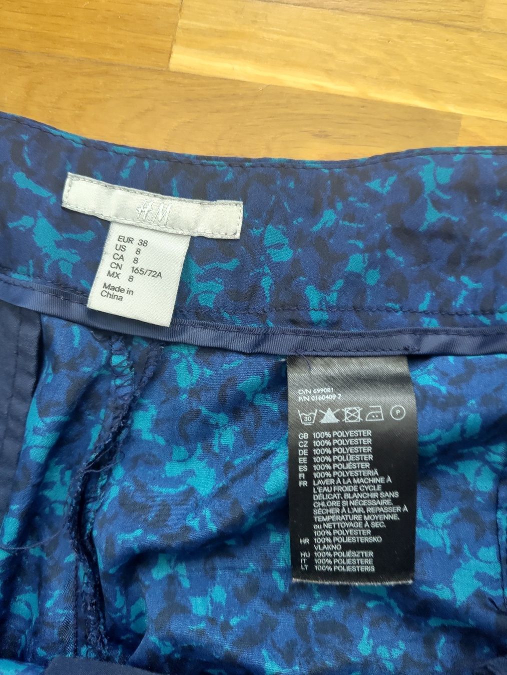 H&M Pantaloni: H&M Sommer Hose, Gr. 38, blau gemustert – Usato da Wangen SZ venduto da scherpa1 2