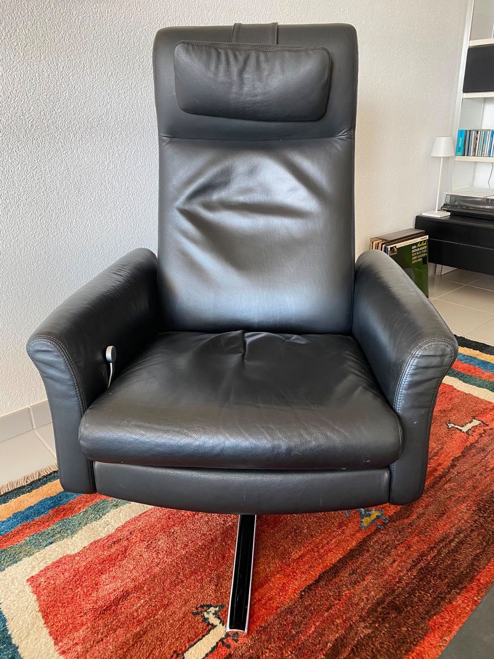 Pfister Poltrone: Bequemer Leder Drehfauteuil  NP: 4300.- – Usato da Hergiswil NW venduto da Primia