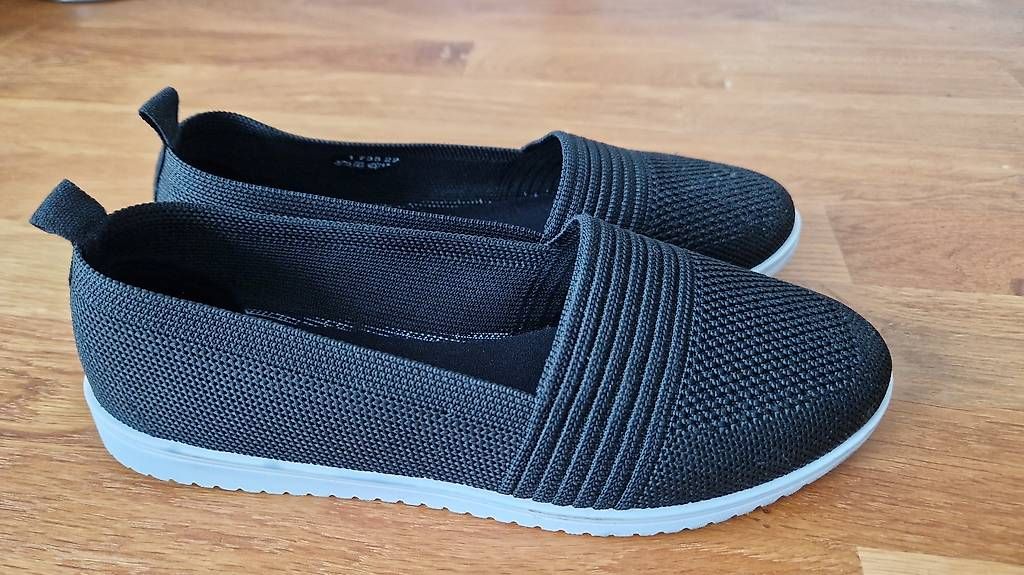 Scarpe da donna: Slipper Schuh Gr. 36 – Usato da Spiez venduto da tweety033