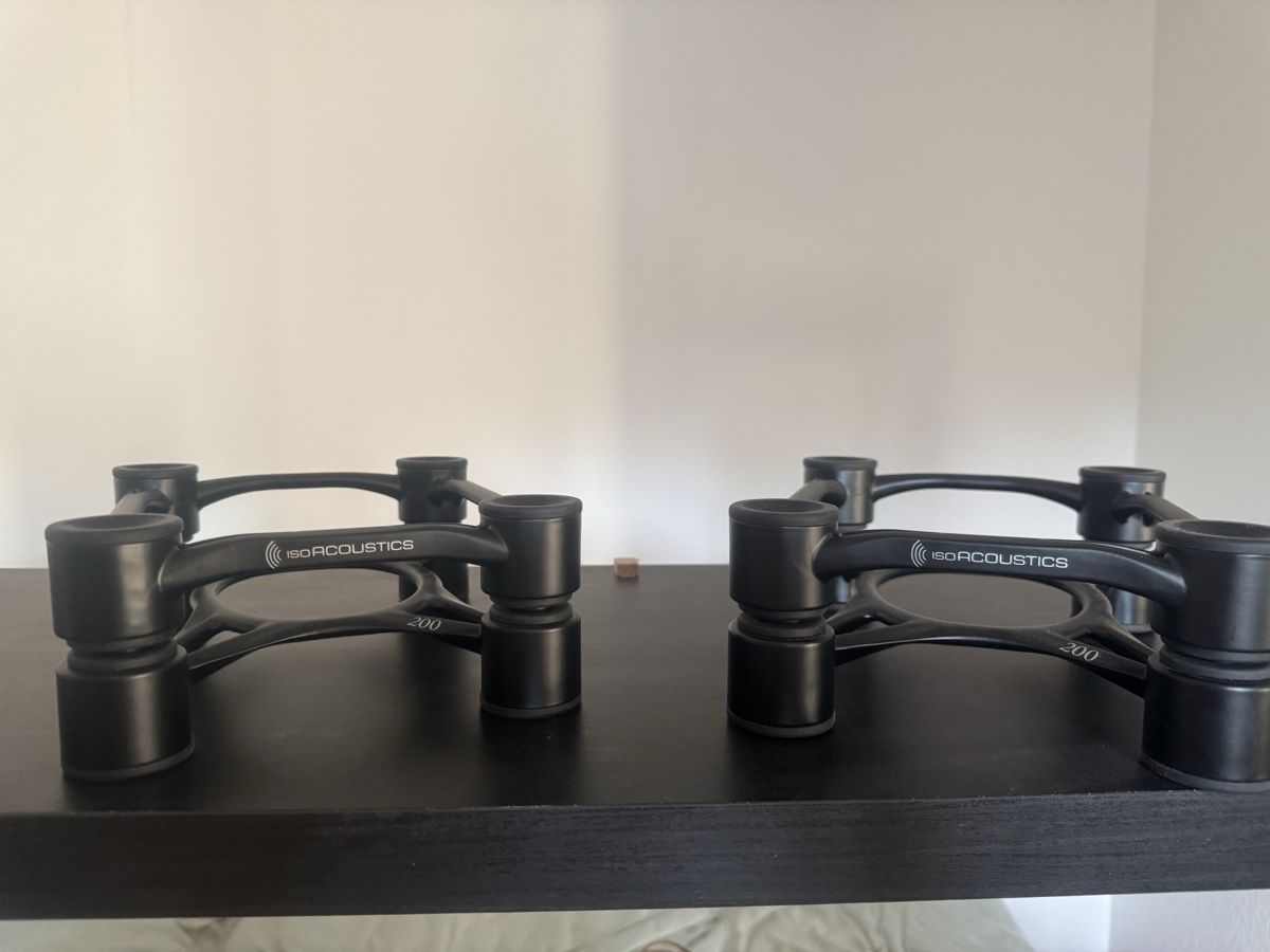 Wandhalterungen: Iso acoustics 200 aperta – Gebraucht aus Genève von Gio.87