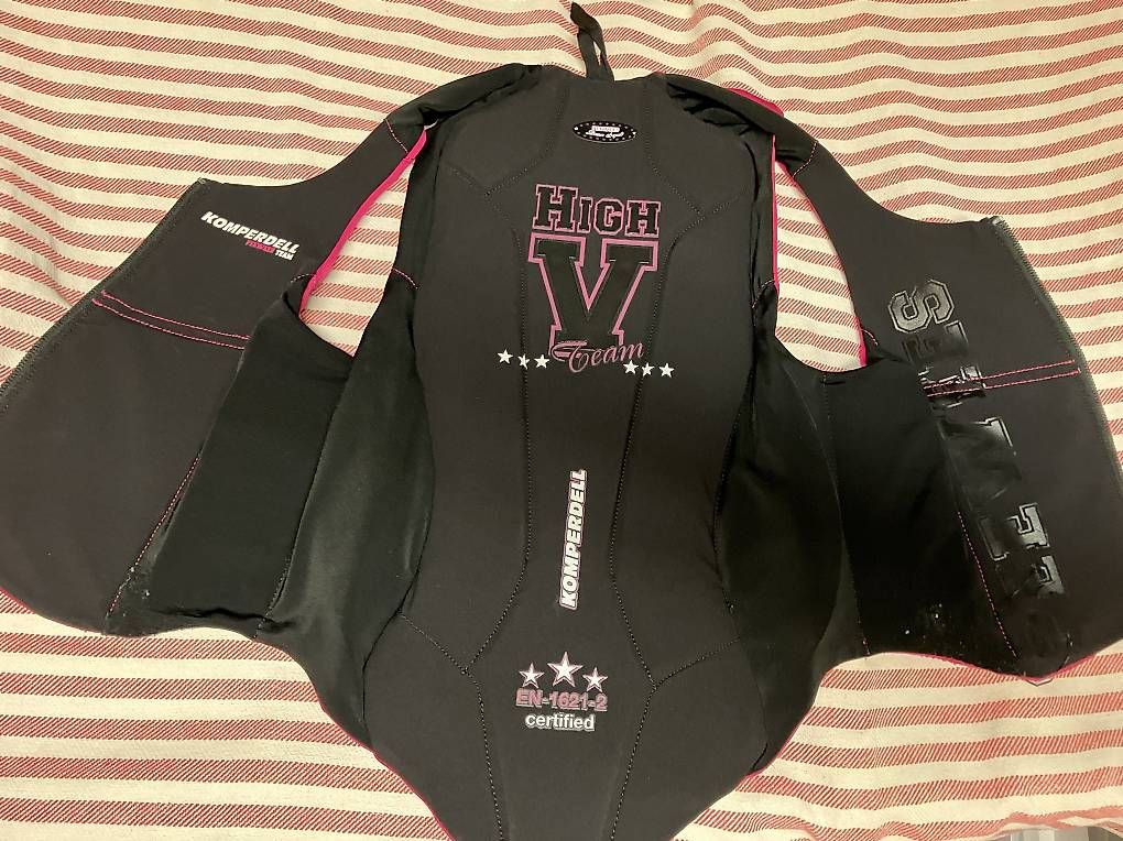 Protezioni & Imbottiture: Rückenpanzer pink Gr.128 – Usato da Brunnadern venduto da Bumlebee 3