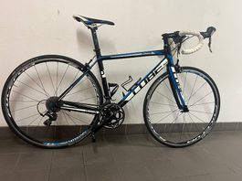 Super Propre Cube Peloton Performance Line velo de course