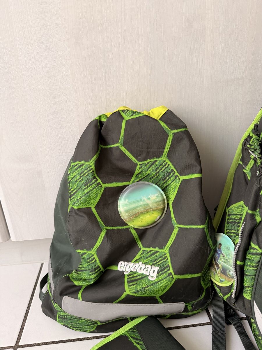 Ergobag Kindertaschen: Ergobag Schulrucksack Set Fussball Grösse L – Neu (gemäss Beschreibung) aus Luzern von Welfa 6