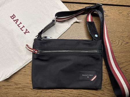 Bally Switzerland Crossbody Bag - Stylish & Versatile!