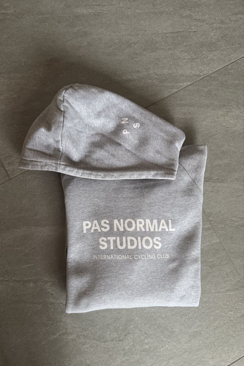 Pas Normal Studios Pullover & Sweatshirts: Pas Normal Studios Grey Hoodie Size M – Neu (gemäss Beschreibung) aus Lamboing von anthony.racine 1