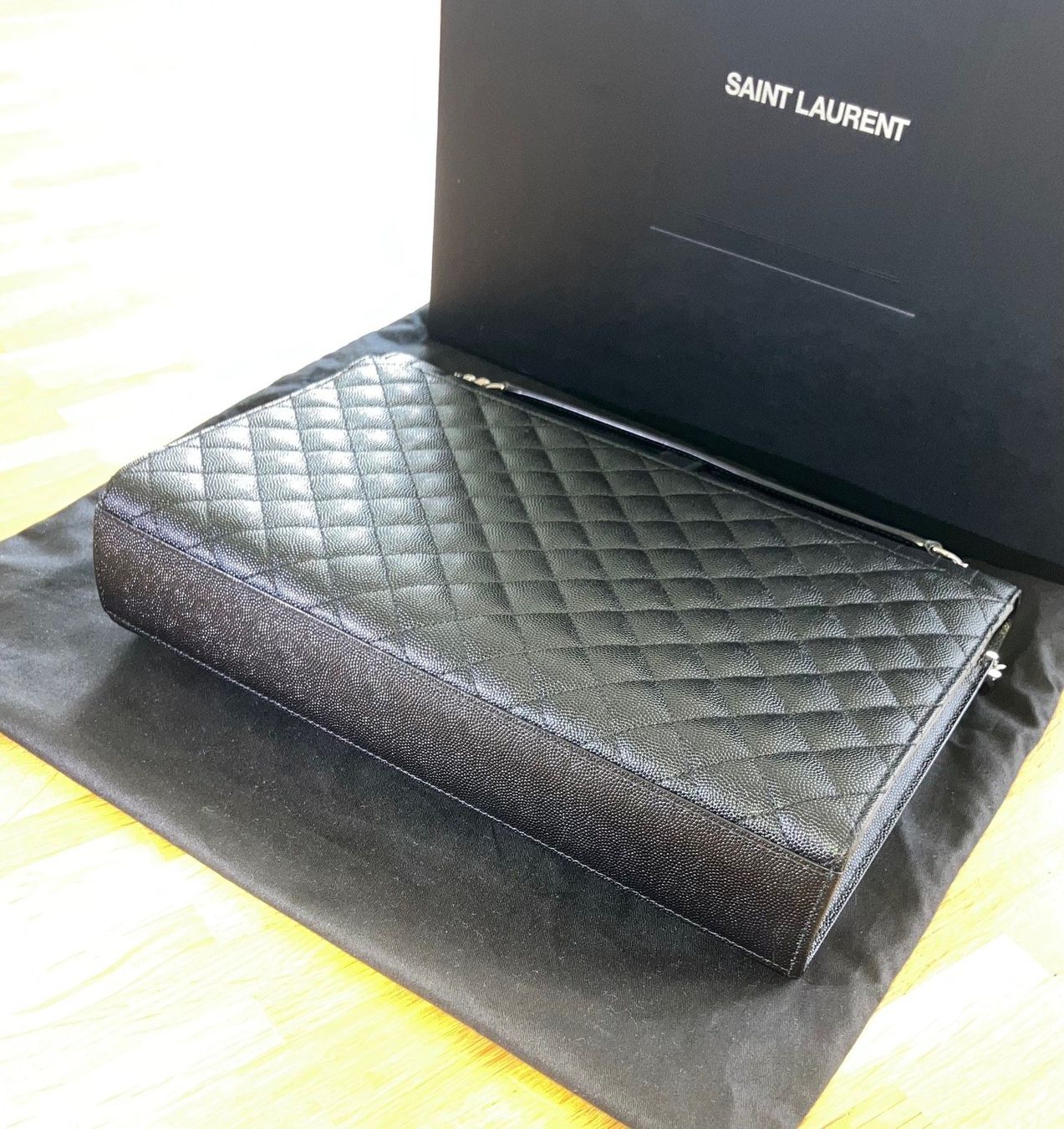 Saint Laurent Borse da donna: YSL Saint Laurent Envelope medium black – Usato da Adliswil venduto da speed955 2