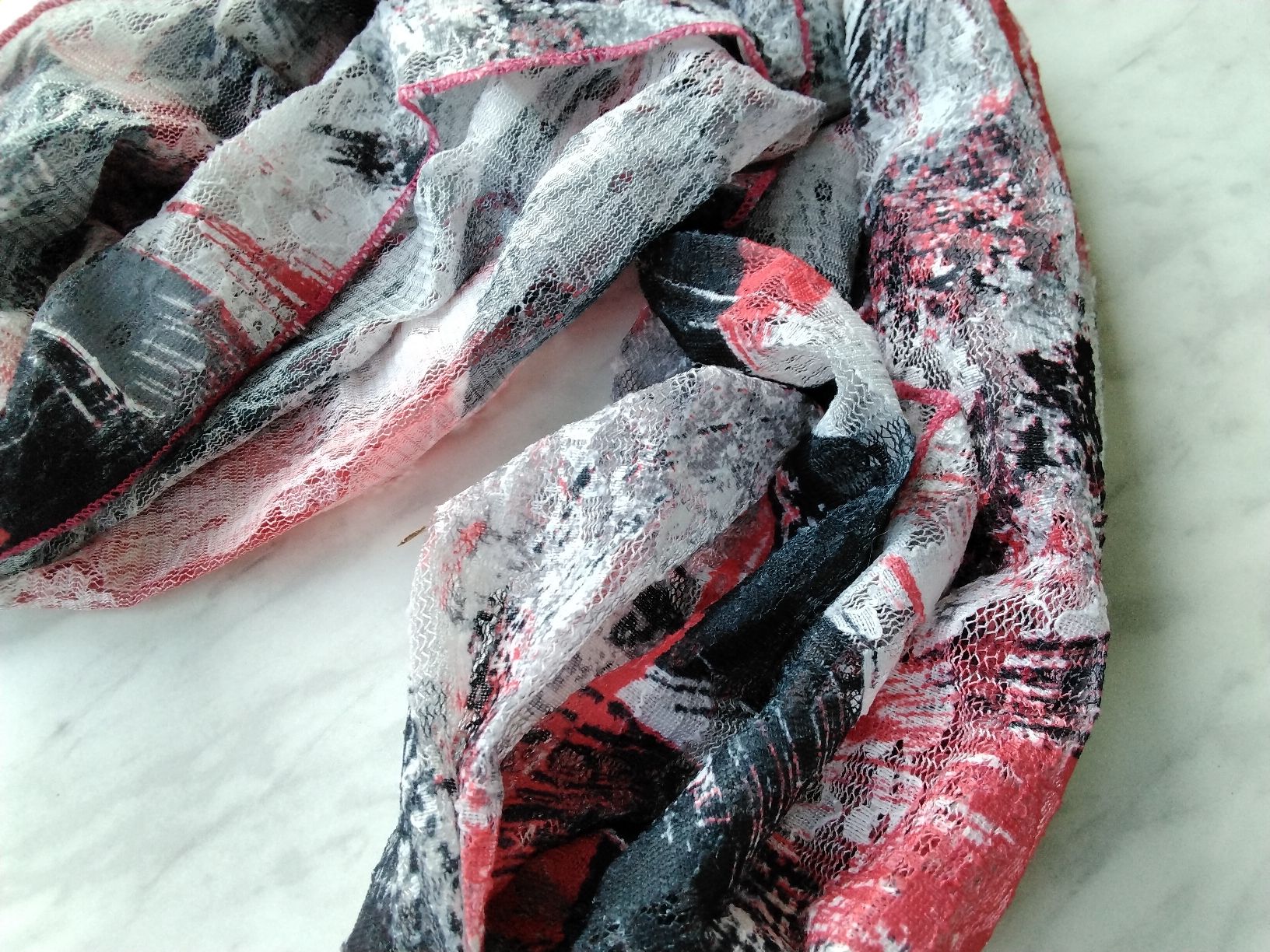 Foulard & Sciarpe: LEICHTER SCHAL ROT BUNT – Nuovo (secondo la descrizione) da Biel/Bienne venduto da dasi3 1