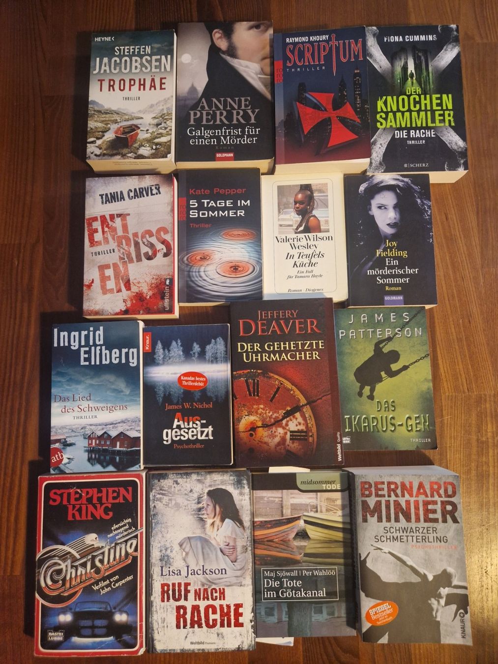 Libri: Bücherset mit 16 Krimi- Büchern – Usato da Zürich venduto da stefanella