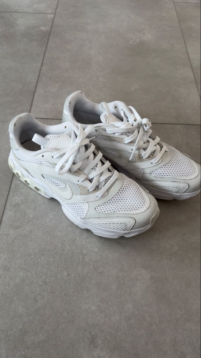 Nike Herrenschuhe: Baskets blanches Nike – Gebraucht aus La Chaux-de-Fonds von Tomas1019 1