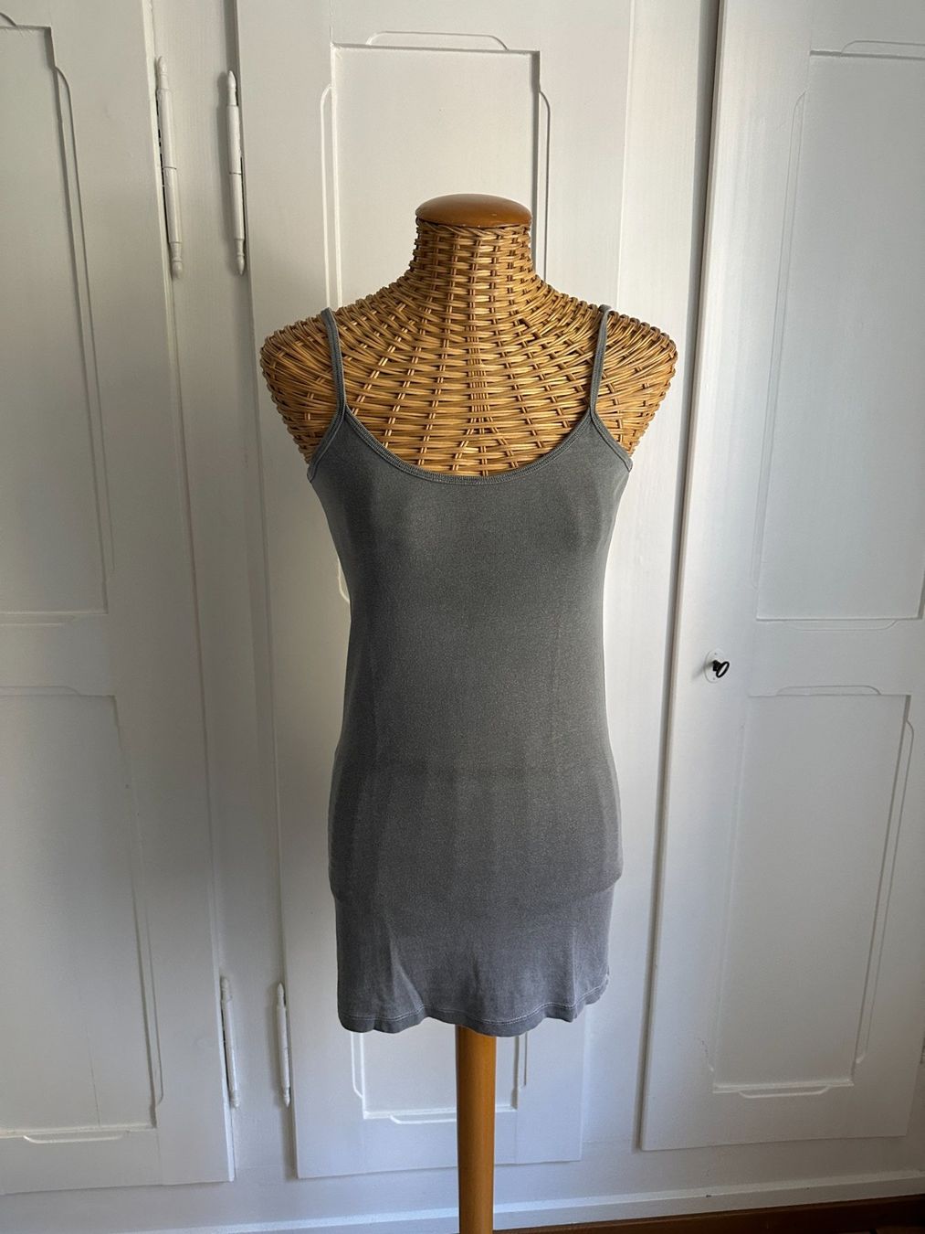 Top: VELVET - Longtop Kleidchen grau XS – Usato da Zürich venduto da Diazaio