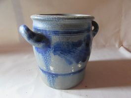 Vieux pot à eau en grès émaillé bleu, décor rustique
