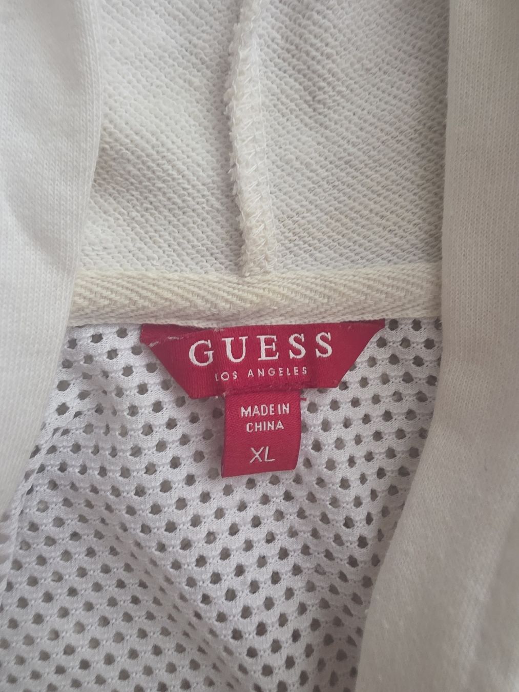 Guess Maglioni & Felpe: Guess Kapuzenpullover, weiss, Grösse XL – Usato da Ilanz venduto da Sameya 1