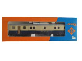 ROCO 4240A Gepäckwagen BLS EW IV, beige/blau