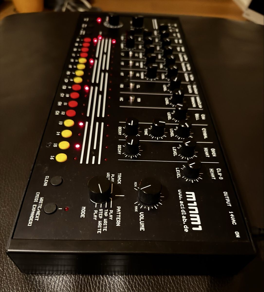 Roland Strumenti musicali: Acidlab Miami - Drummachine - (TR-808 Klon) – Usato da Zürich venduto da 1cut2 2