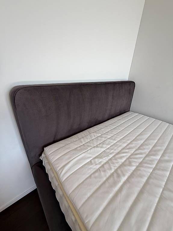 Lits: Bett – D'occasion à Erlenbach ZH par mal_qvk6 1