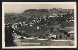 Schwellbrunn, Totalansicht mit Strasse u