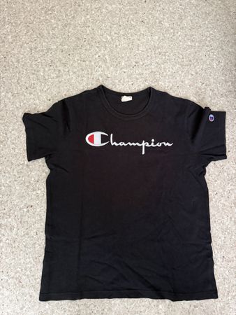 Champion T-Shirt schwarz mit Logo Grösse M 