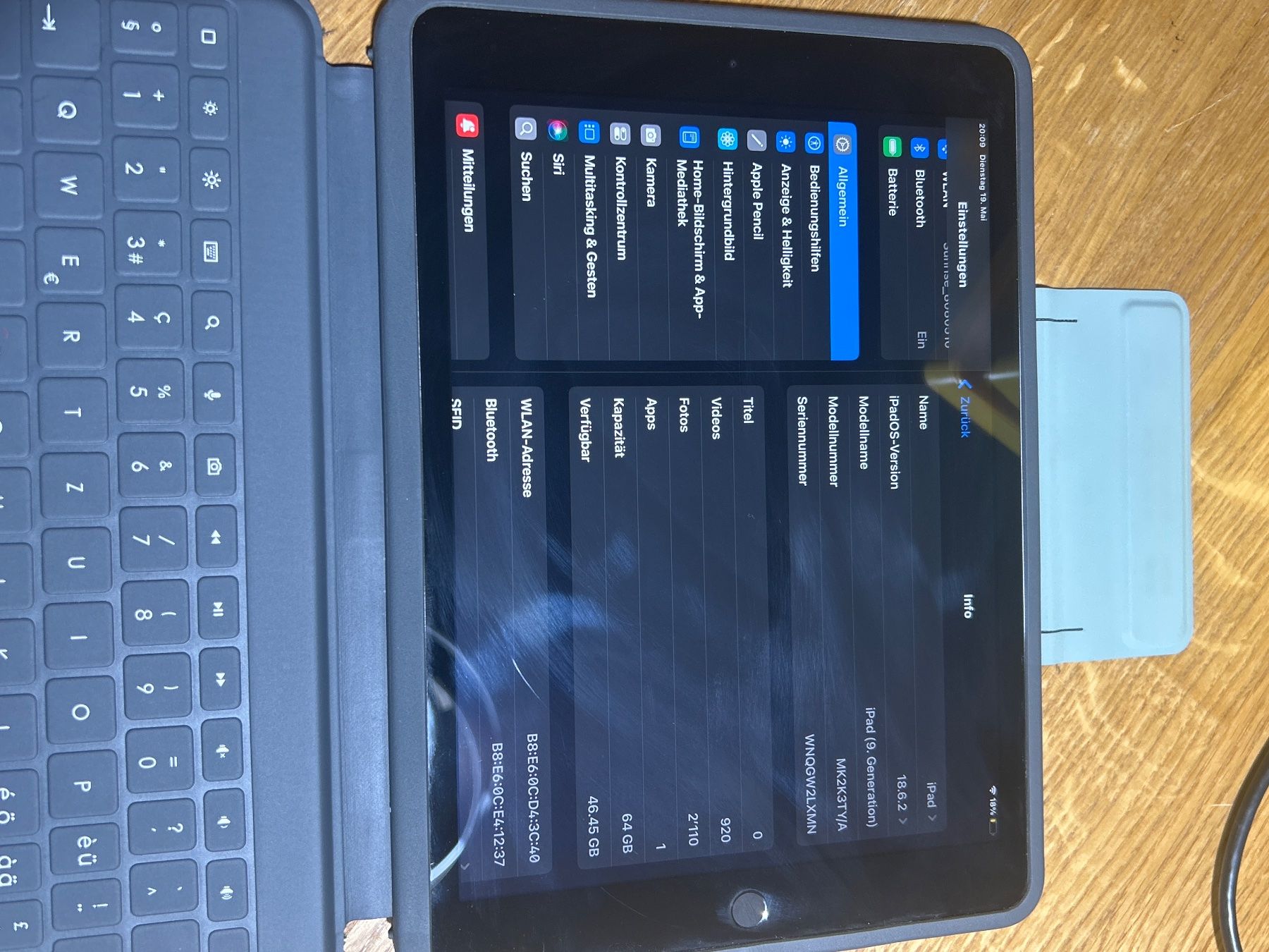 Apple Tablet PC: iPad 9 Generation mit Logitech Tastaturhülle – Usato da Zürich venduto da jasmin011 6