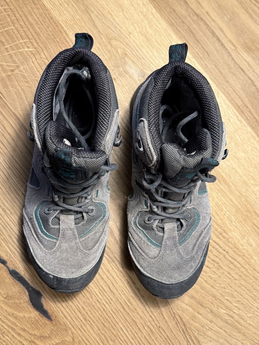 Jack Wolfskin Scarpe per ragazzi: Jack Wolfskin Kinderwanderschuhe (35) – Usato da Neftenbach venduto da Boska_1969 1
