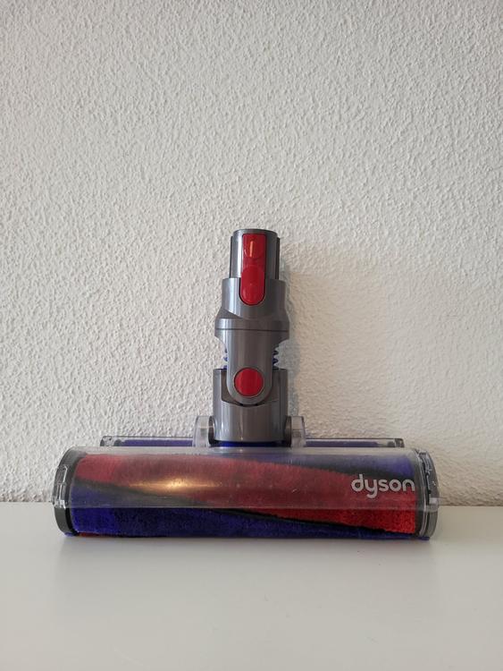 Fast neuer Dyson V8 Absolut viel Zubehör, AKKU 100% NEU