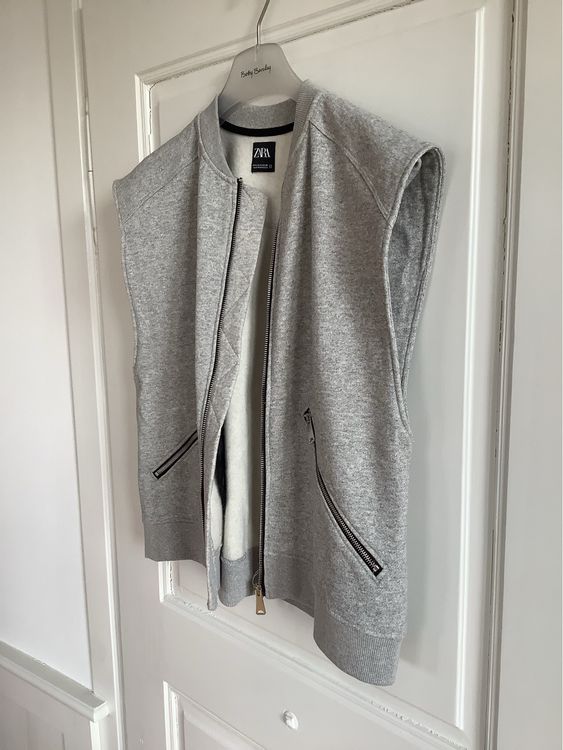 Zara Gilet & Giacche: Zipper-Jäckli Weste Gilet boxy in Sweatstoff Zara S/M – Nuovo (secondo la descrizione) da Stäfa venduto da loveforeverlove 2