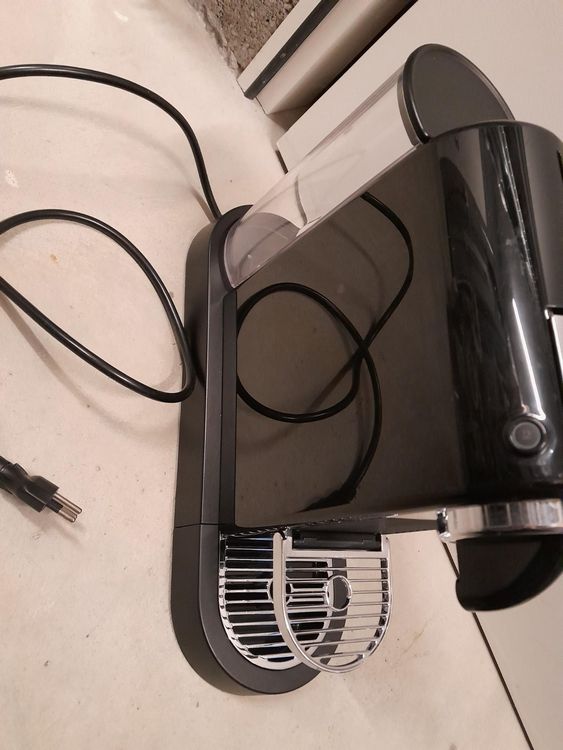 Machine Nespresso Citiz noire (Gebraucht) in La Place (Ayent) für CHF
