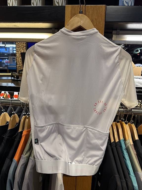 Leibchen & Hosen: Statements Training Jersey ? White – Gebraucht aus Zug von welcomecycles 3
