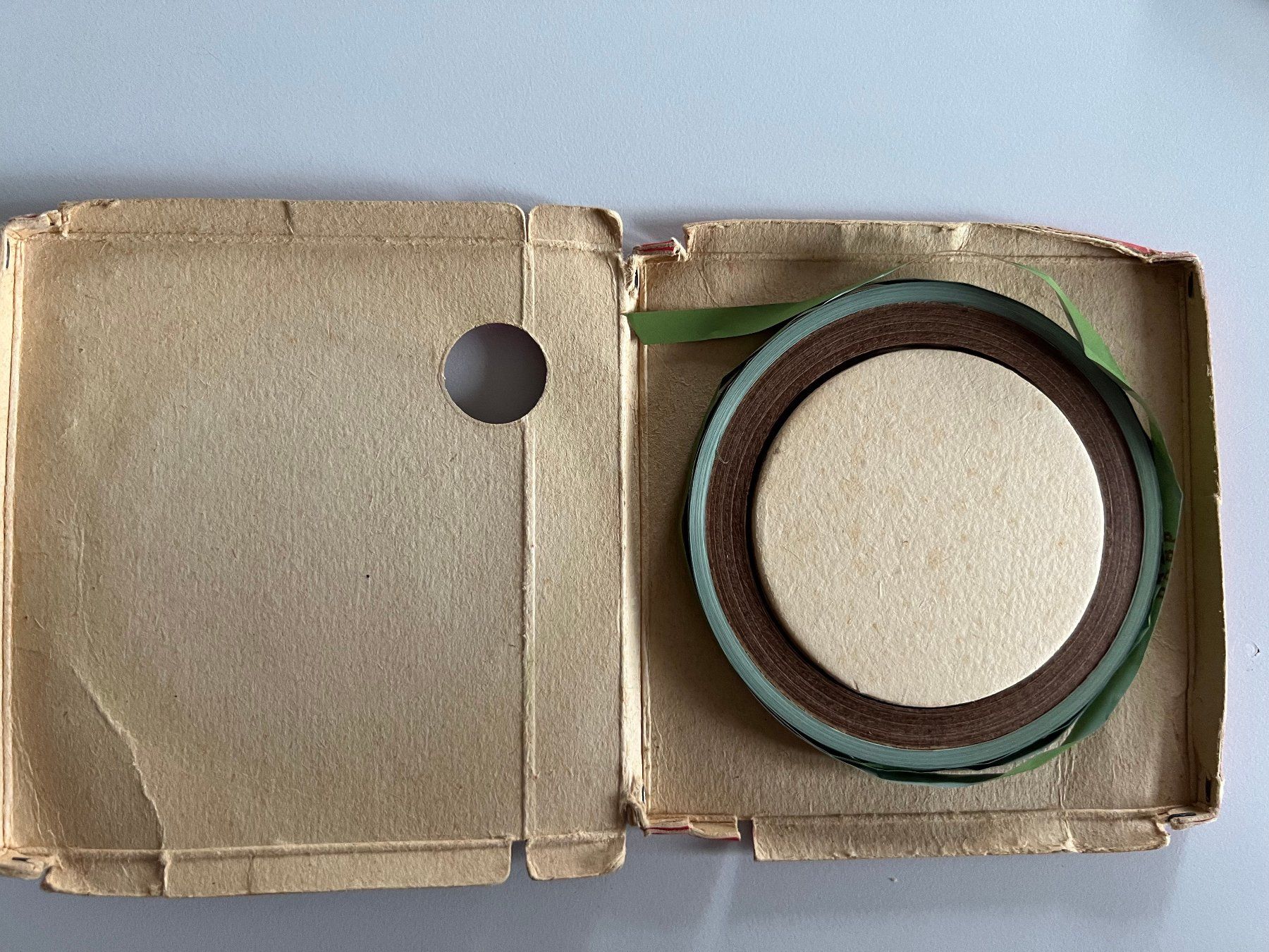 Basf Apparecchi a nastro: BASF Vorlaufband, Reste, 2x rot , 2x grün – Usato da Bazenheid venduto da Ruediloosli 3
