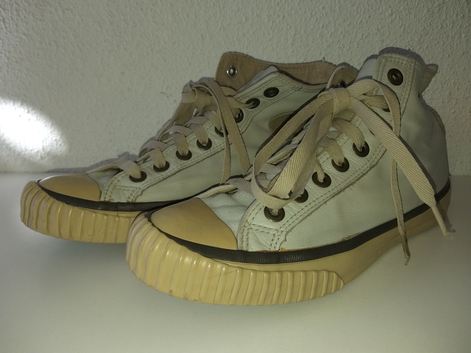 Converse Scarpe da donna: CONVERSE  Chaussures / Schuhe  Pointure / Nummer 37 – Usato da Cossonay-ville venduto da Super-Price-Quality