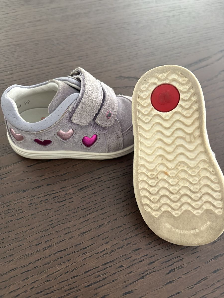 Elefanten Chaussures garçon: Kinder Halbschuhe mit Klettverschluss Grösse 19 – D'occasion à Vordemwald par Stee1990