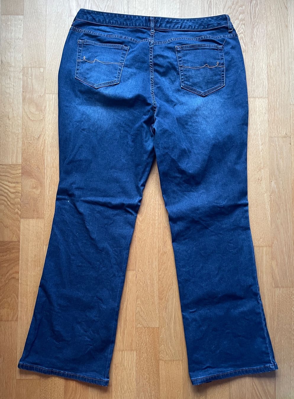 Pantaloni: Jeans Bootcut, blau, Grösse 20 (=50) – Usato da Gümligen venduto da soleil149 1