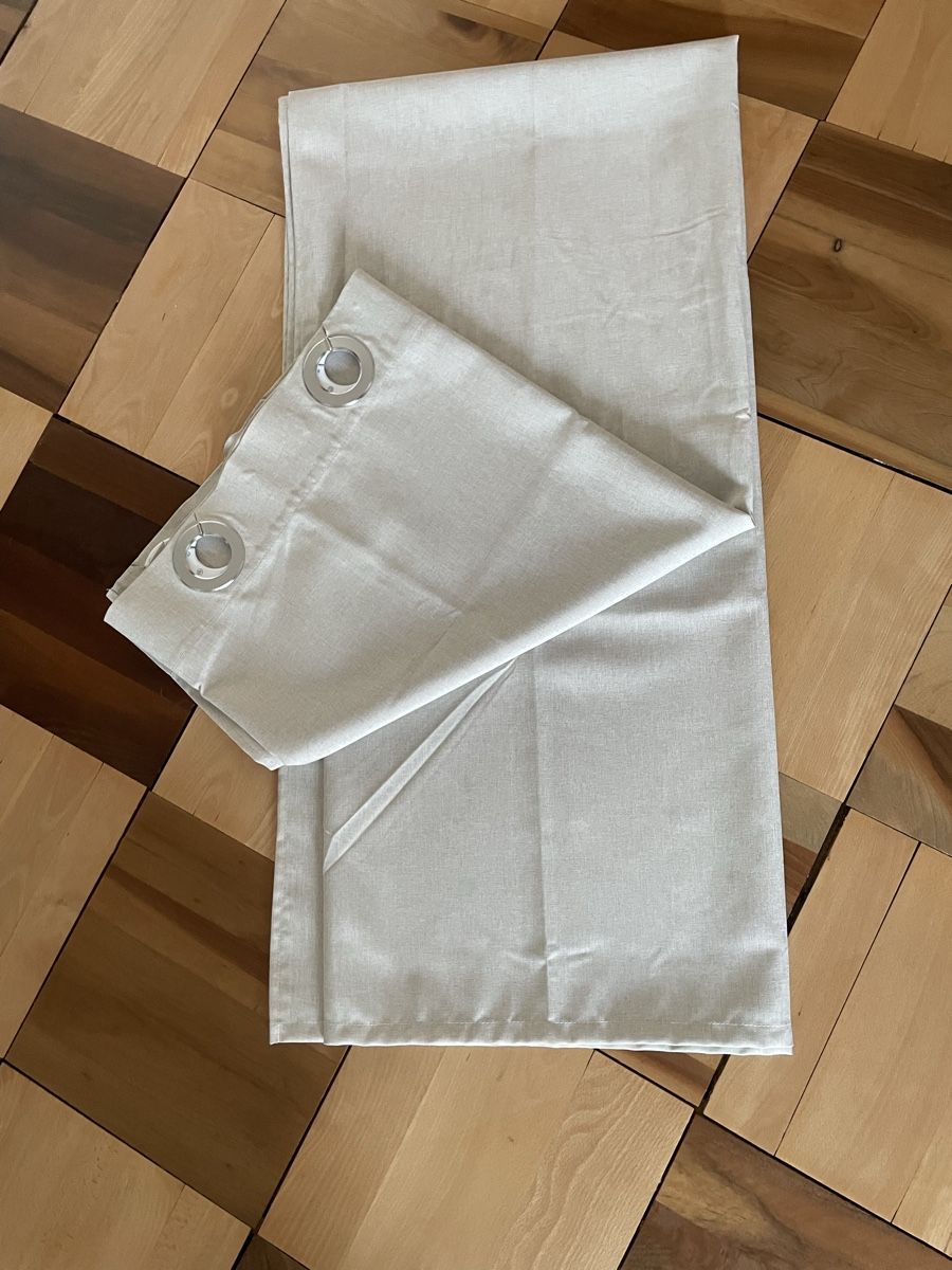 Vorhänge: Duschvorhang BUTLERS beige mit Ösen – Gebraucht aus Zürich von sro_kn6w