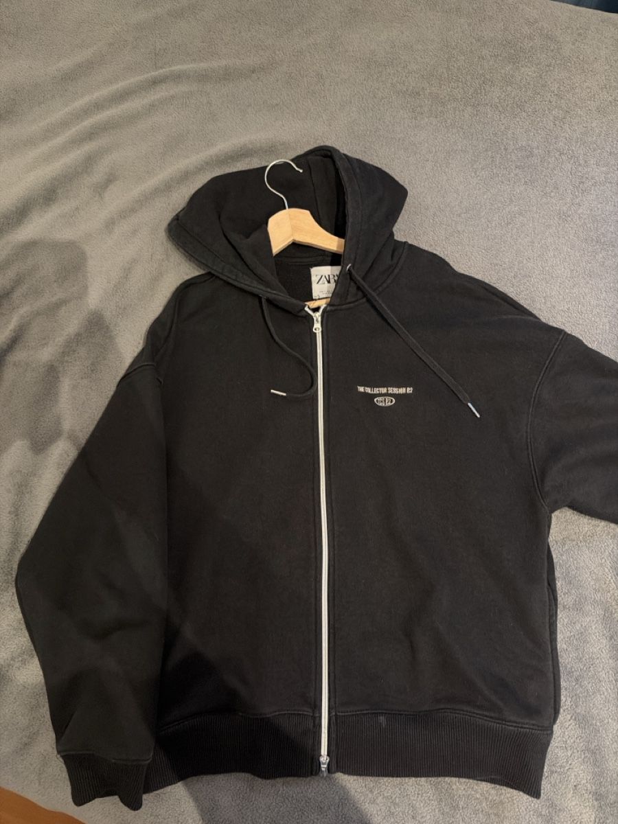 Pullover & Sweatshirts: Zara zip hoodie – Gebraucht aus Gerlafingen von dav_d6m7