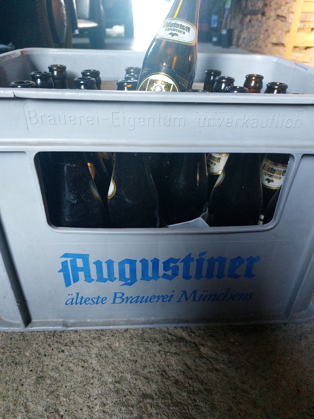 Casse di vino e birra: Augustiner Edelbräu Harasse mit Leergut. München Bavaria – Usato da Willisau venduto da Pzm81 2