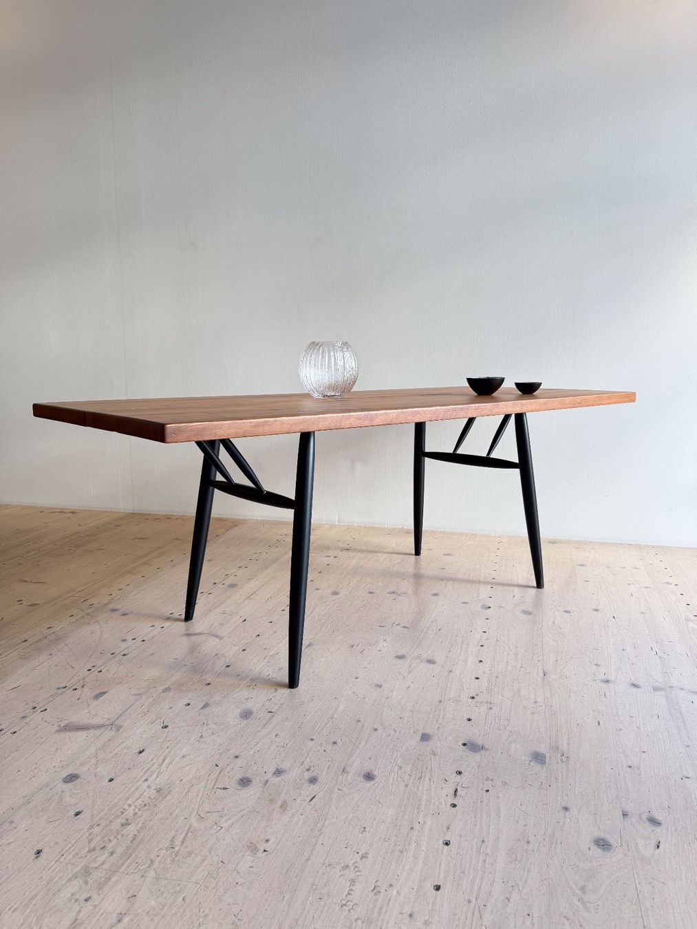 Tables: Pirkka Dining Table by Ilmari Tapiovaara – D'occasion à Zürich par heydaymoebel 1