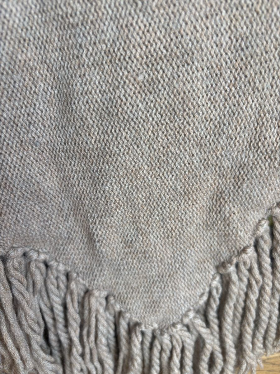 Repeat Foulards, Tücher & Schals: NEU:Wunderschöner Dreieckschal Repeat beige – Neu (gemäss Beschreibung) aus Pratteln von sab_whk9 2