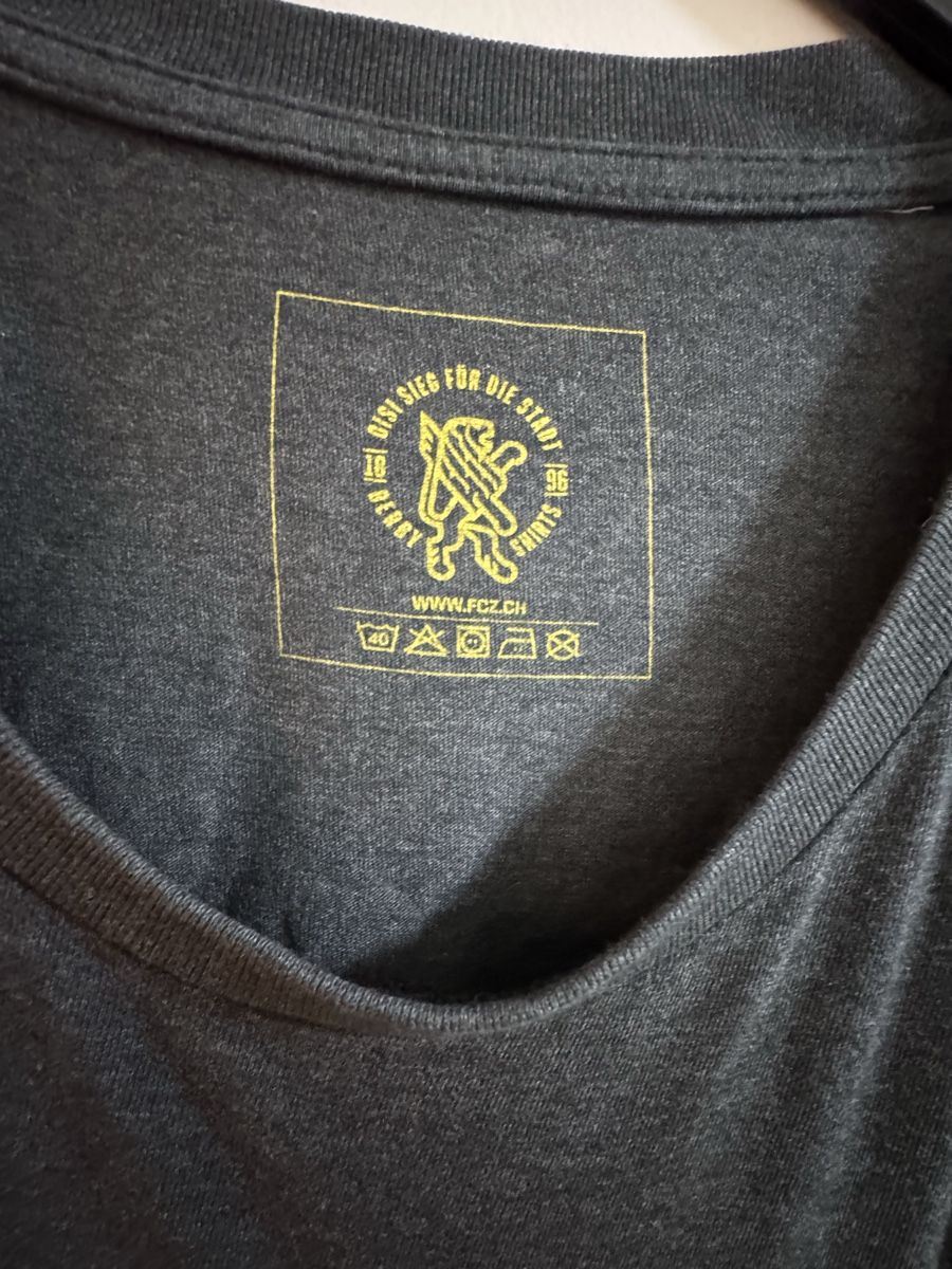 T-shirt: t-shirt FCZ – Usato da Zürich venduto da sduj 1