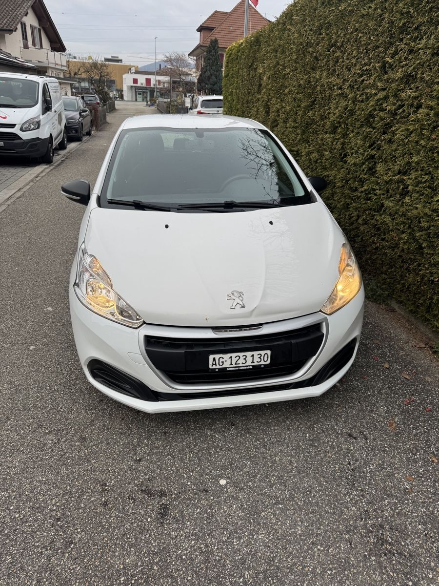Peugeot Automobili: Peugeot 208 1.2 VTi  ab MFK – Usato da Oftringen venduto da A1Rental 7