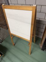 Kindertafel mit Malfläche und Tafel, Holzgestell, rot