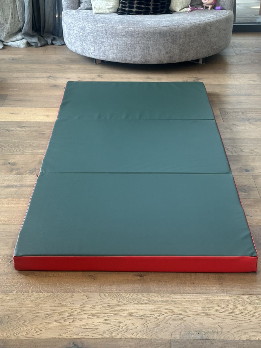 Tapis de sol: Kinder Turnmatte – D'occasion à Bergdietikon par patrickroder
