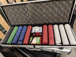 Poker set 2x500 chips + 1x300 chips